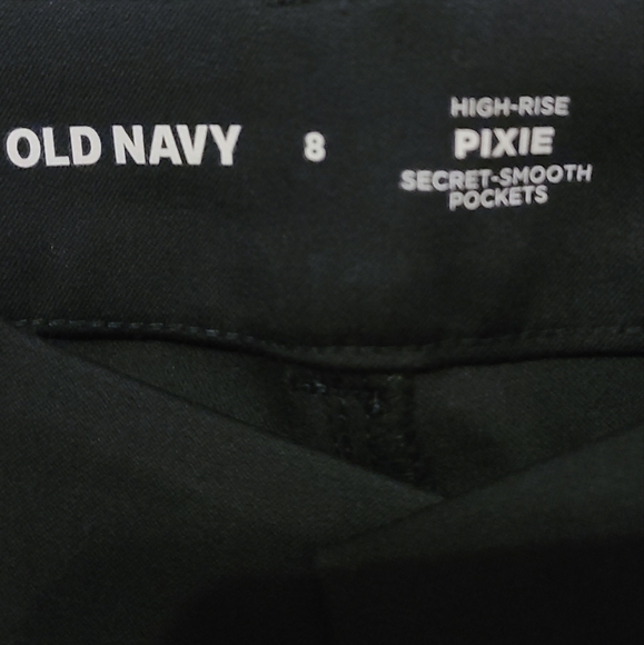 Old Navy High Rise Pixie Pant - Picture 3 of 4
